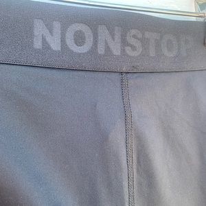 Sports-wear black leggings